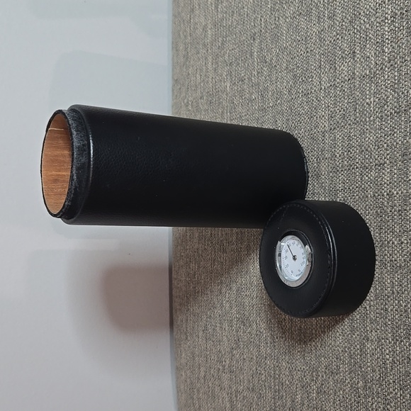 Cigar Humidor Amancy Black Faux Leather with Hygrometer on Lid - Picture 3 of 12